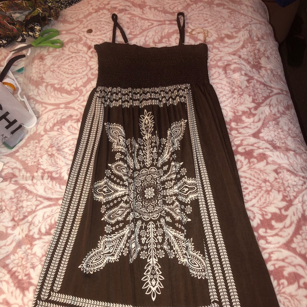 Dress w/adjustable straps (abstract Design)